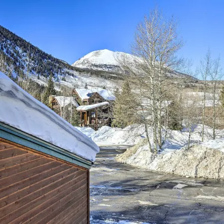 7 Mi to Ski: Waterfront Townhome in Frisco!