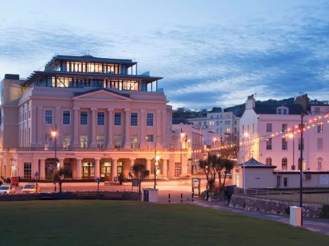 Beachfront Penthouse Apartment with Wrap-Around Balconies and Panoramic Sea Views