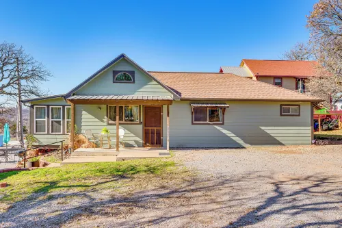 1/2 Mi to Lake Lawtonka: Mtn-view Haven! - 4-Star