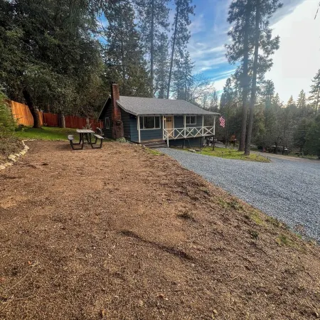Yosemite Sky Getaway - Newly Remodeled, 2 King Beds, EV Charger, RV/Boat Parking