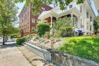 Historic Home w/ Yard in the Heart of Reading! Hotels in Reading
