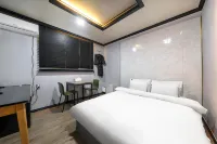 H Boutique Motel