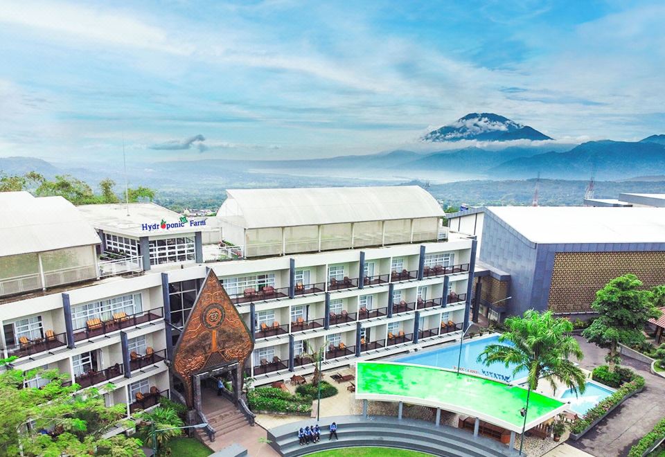 Griya Persada Convention Hotel & Resort - Bandungan Over view