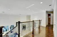 Luxurious Beach Home/Walk To Fun Beach/Gamer Room/Mins. to Downtown DelRay/WiFi