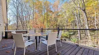 The Big Chill – Hot Tub/Waterfalls/Scenic Views/Fire Pit