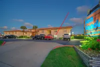 Beach Boardwalk Access Pool Remodeled Interior Tropical Haven by AvantStay Hotels near Fly It Port ' A