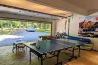 Mountain Hideout by Avantstay Game Room + Deck