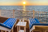 Waterfront Sanctuary w/ Panoramic Bay Views! - parking