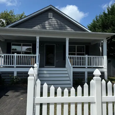Charming 3-bedroom house with WiFi, AC in delightful Colonial Beach