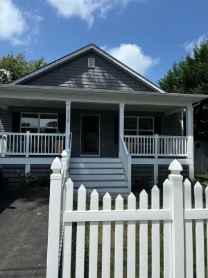 Charming 3-bedroom house with WiFi, AC in delightful Colonial Beach