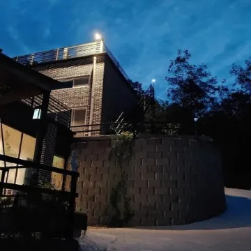 Ganghwado Teumbaguni Friend's Pension Отели рядом с достопримечательностью «Горная крепость Канхва»