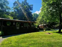 Relaxing Mountain Getaway with excellent trout fishing