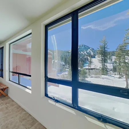Gorgeous Mountain Views and Access to 3 Hot Tubs, Pool, Hiking! by RedAwning