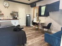 Rustic Elegance: Experience Comfort and Style in Our Chic Cabin