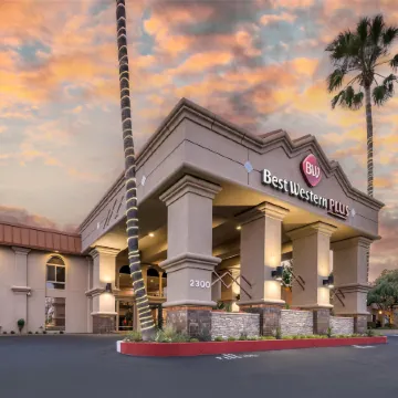 Best Western Plus Hilltop Inn