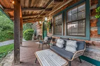 Hidden Acres Lodge 3 Bedroom Cabin Hotels in Sevier County