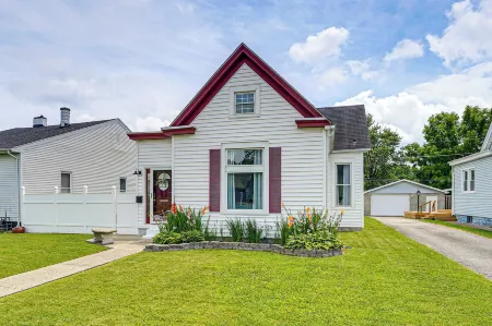 Dog-Friendly Home with Yard, 6 Mi to Louisville!