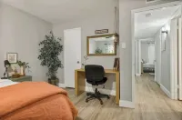 THE COZY COLONY GETAWAY-4BD/2BA 2 KING SUITES