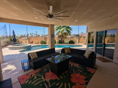 Havasu Haven! Awesome Views on Rooftop Terrace! Heated Spa and Pool! Golf!