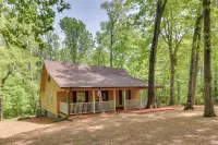 The Lake Place Cabin w/ Golf Cart & Free Kayaks! - 3-Star