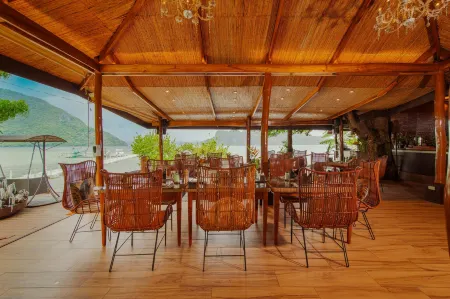 Lihim Resorts Отели рядом с достопримечательностью «Остров Минилок»