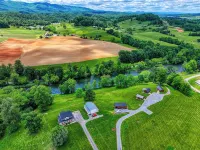 Riverfront home on South Holston River Perfect for Fishing, Hiking, Relaxing