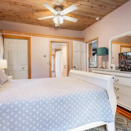 Ogunquit Village 4BR Walk to Beach, Dining & Town Center