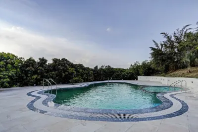 Alaya Stays Fortezza | Pet-Friendly 6-BHK Farmhouse with Private Pool Hotels in 