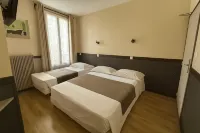 Hotel des Bains à 10 Min de Paris فنادق في كريتيل