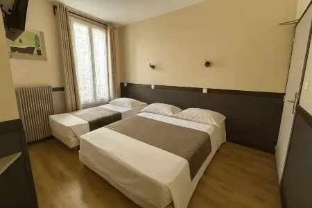 Hotel des Bains à 10 Min de Paris Отели в г. Мезон-Альфор