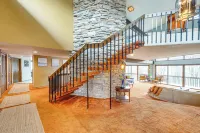 Eclectic Hubertus Home w/ Game Room & Fire Pit! - โฮมสเตย์