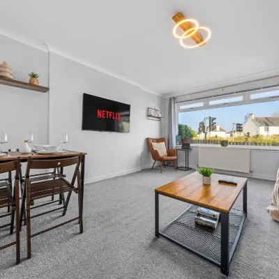 Quirky, Family Home in Glasgow Hotels near Glasgow Prestwick Airport