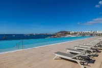 Barceló Playa Blanca Royal Level - Adults Only - สระว่ายน้ำแบบอินฟินิตี้