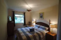 Ardree House, Garden Mews Apt. Only 3 Min Walk to Town Centre.