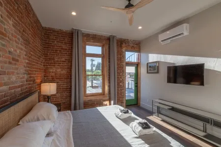 Historic Main Street Loft- 2nd Floor