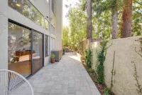 Swim, Golf & Relax: Luxe Townhome in Aptos - Wifi