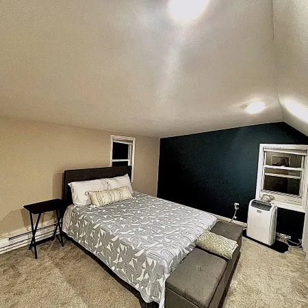 Syracuse Vacation Rental free Parking,near SU,town