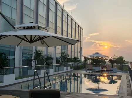 Grand Anara Airport Hotel