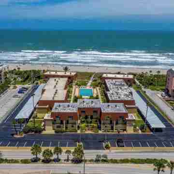 Book Your Beach Vacation Here! Hotel Exterior