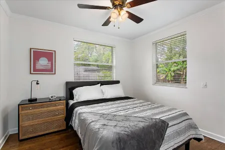 Spacious Yard and Cozy Fire Pit - Charming Retreat