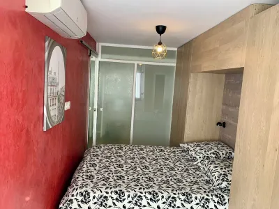 Apartment downtown Le Lavandou 350 m from the beach Các khách sạn gần La Plage de Coco