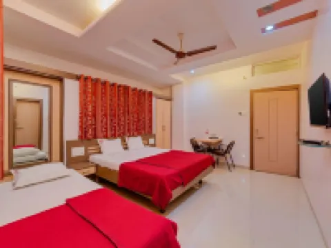 Hotel Sai Prarthana 桑格利酒店