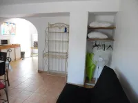 8 pers, 200m from the sea, garden, ground floor, closed private parking, independent entrance