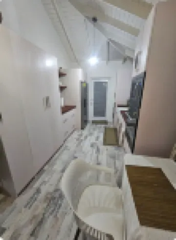 Cozy 1-bedroom apartment close to US Embassy and Port