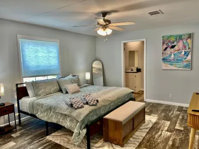 Charming 3BR Home with Pool near Weeki Wachee Hôtels à proximité de : Florida Classic Park