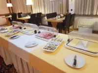Hotel am Asenberg - Bad Salzuflen - nähe Messe, schnelles WLAN, freie Parkplätze, - Frühstück
