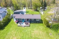 BEAUTIFUL WATER FRONT AND BOATER LOVER Hotel a Ramara