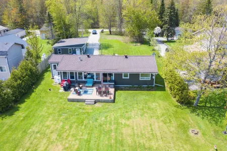 BEAUTIFUL WATER FRONT AND BOATER LOVER