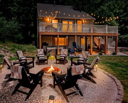 Spring Sales! Family Fun! 4 Private Bedrooms, Hot Tub, Game Room Hotels in Melrose Township