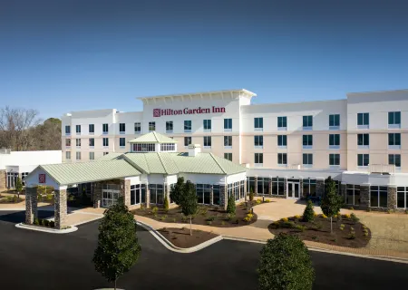 Hilton Garden Inn Olive Branch Отели рядом с достопримечательностью «Pink Coconut Boutique»